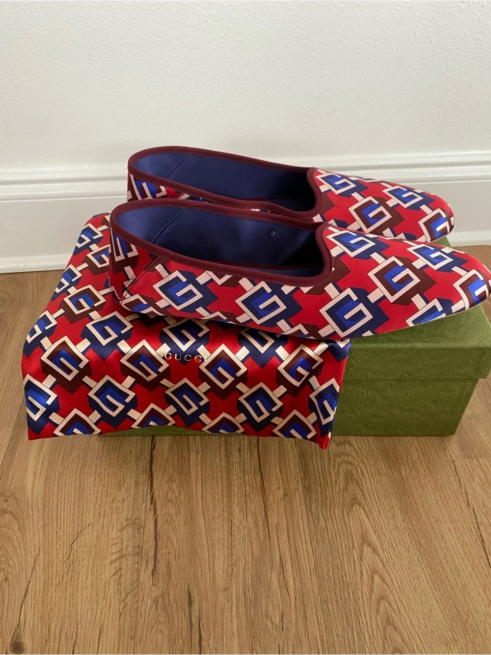 GUCCI Men’s Voyage Geometric G logo Satin Slippers Size 15 NEW
